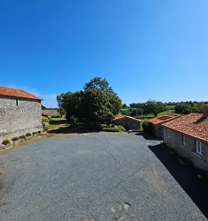 La Commanderie Grand Gite 10kms  Puy duFou Mauleon Extérieur photo
